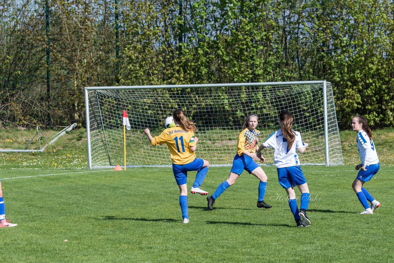 Bild 179 - B-Juniorinnen Bramstedter TS - SSV Hennstedt : Ergebnis: 3:7